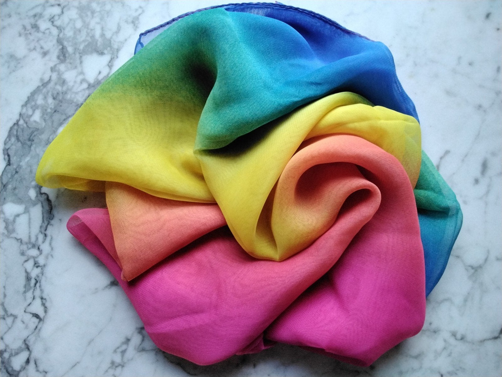 speeldoek dansdoek REGENBOOG roze seizoenstafel decoratie, Verzenden, Nieuw