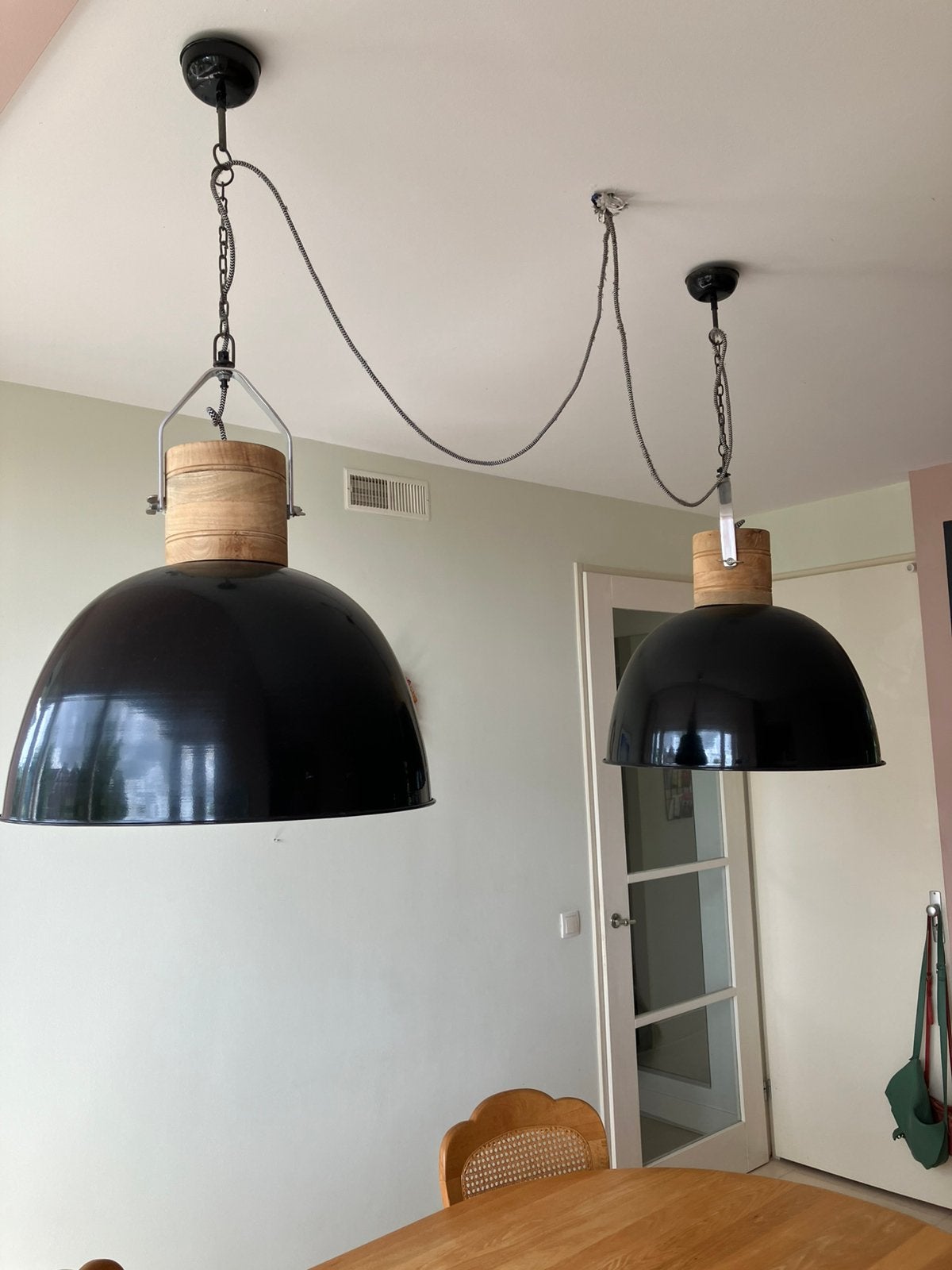 2 industriële hanglampen ‘nordic’ design zwart, Ophalen, Zo goed als nieuw