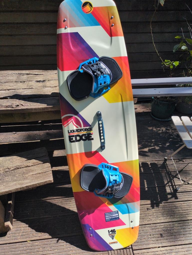 Liquid Force Edge Kitesurf board 146 cm uit 2017, Watersport en Boten, Kitesurfen, Ophalen, Gebruikt, Twintip, Kiteboard