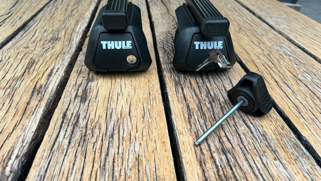Thule  SquareBar Evo dakdragers met sloten en sleutels, Auto diversen, Dakdragers, Ophalen, Zo goed als nieuw