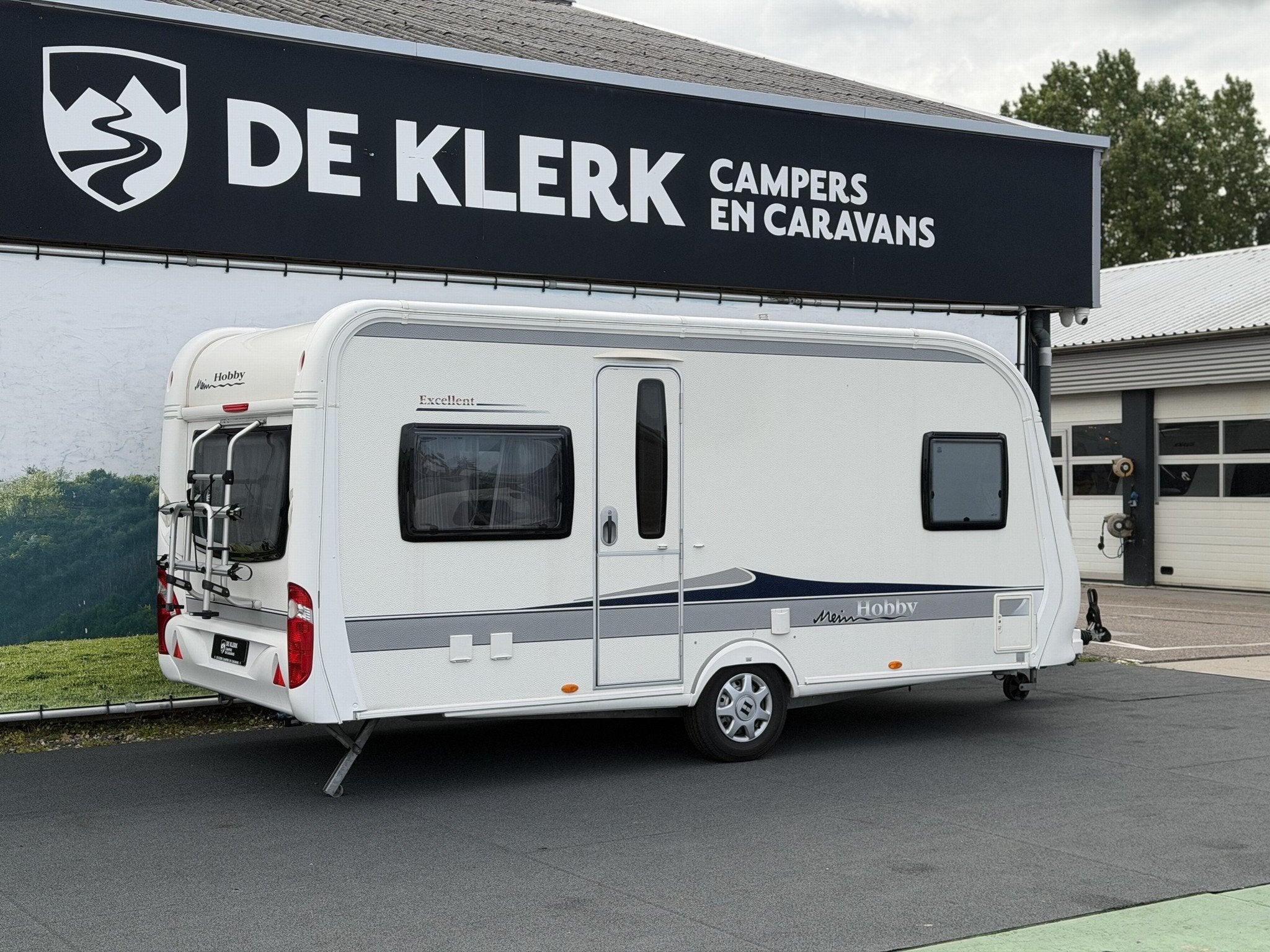 Hobby DE LUXE 460 UFE (bj 2013), Hobby, Bedrijf, Info@deklerkcaravans.nl, 6 tot 7 meter