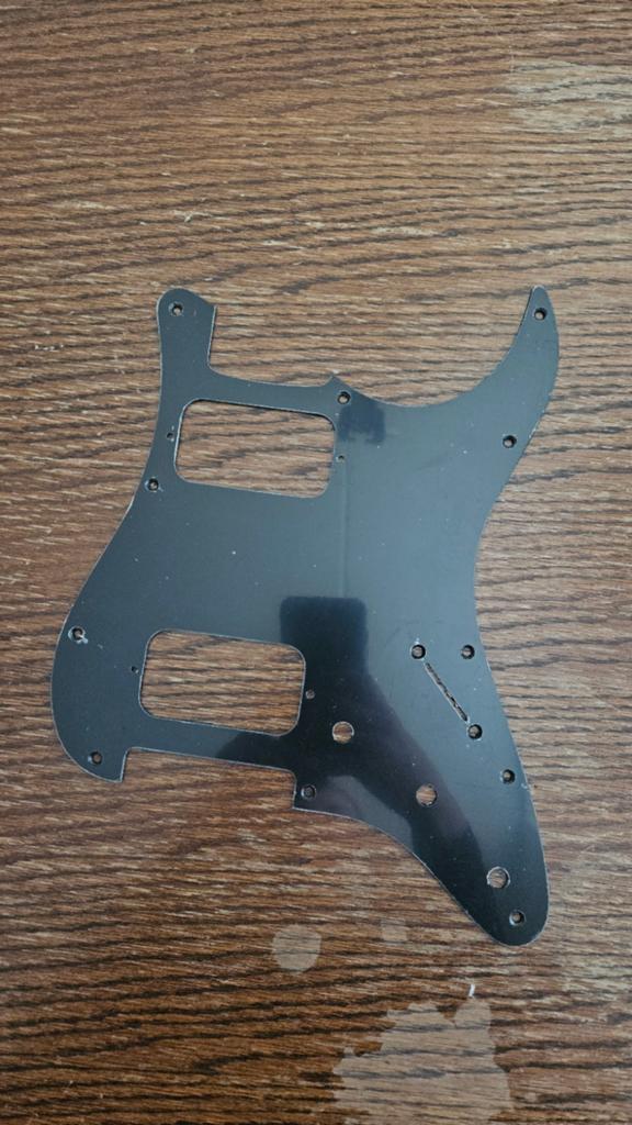 Stratocaster Slagplaat - Zwart, Verzenden