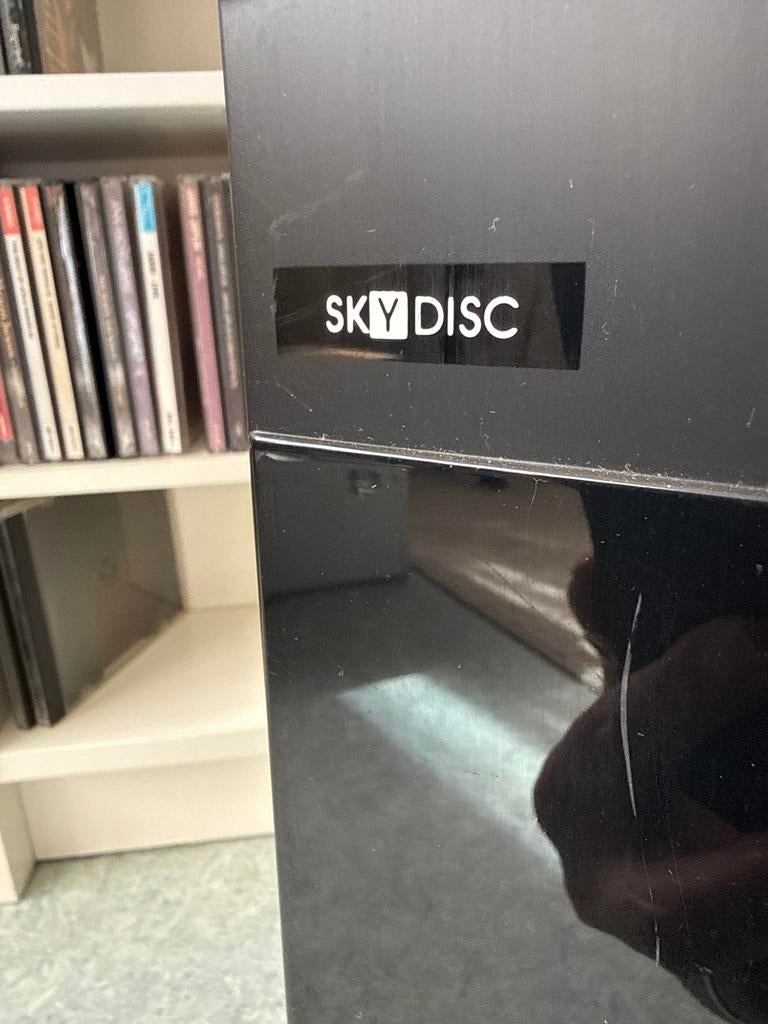 Skydisc CD opbergzuil, Ophalen, Kunststof, Gebruikt, 25 tot 75 discs