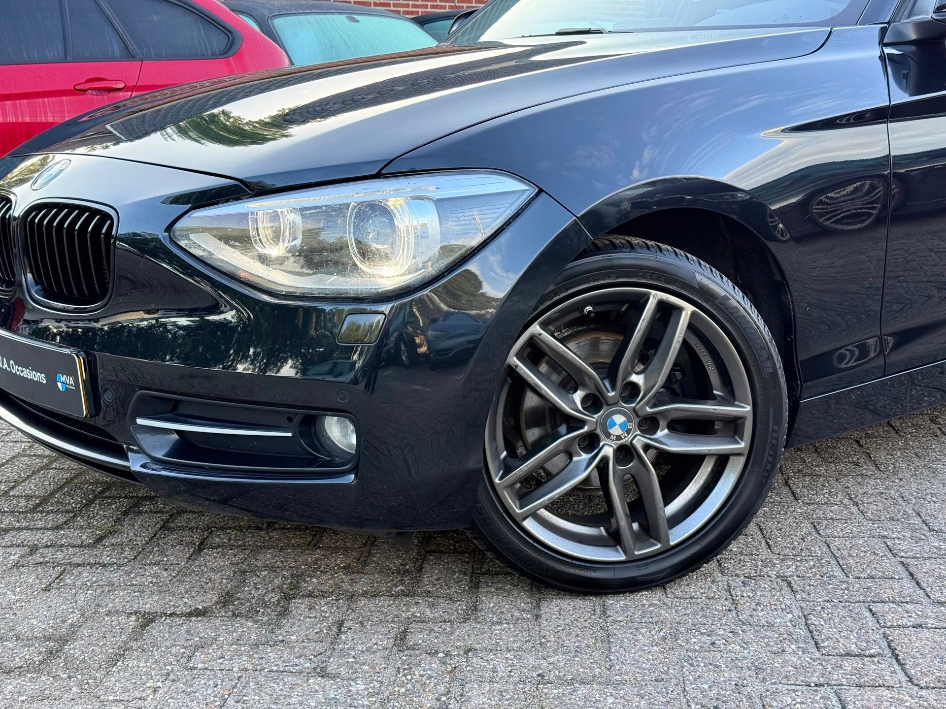 BMW 1-serie 116i Executive Sport|Nieuwe Ketting + Klepseals|, Gebruikt, 4 cilinders, Zwart, 650 kg