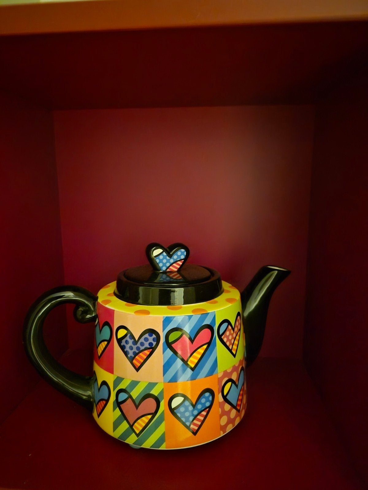 Romero Britto Theepot - Kleurrijk Hartjes Design, Theepot/fluitketel, Ophalen of Verzenden, Zo goed als nieuw, Steen/keramiek