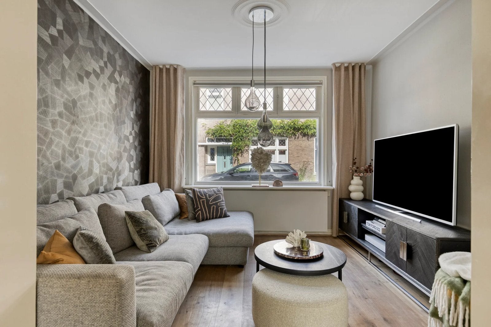 Richmond Interiors - TV-meubel 220 Blackbone silver 4-deuren, Ophalen, Eikenhout, Zo goed als nieuw, 200 cm of meer