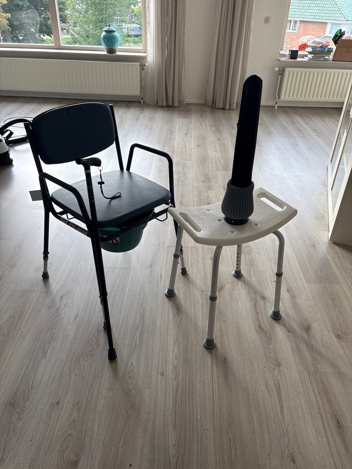 Postoel, stok, douchekruk en steunkous hulpmiddel, Ophalen, Zo goed als nieuw