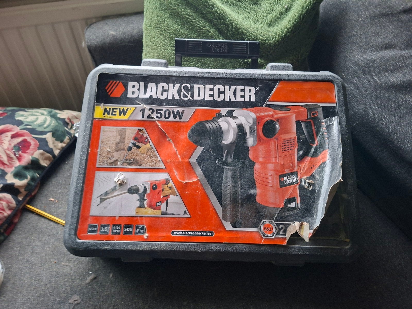 Black & Decker 1250W Pneumatische Boorhamer met accessoires, Boor- en/of Breekhamer, Ophalen of Verzenden, Klopboormechanisme