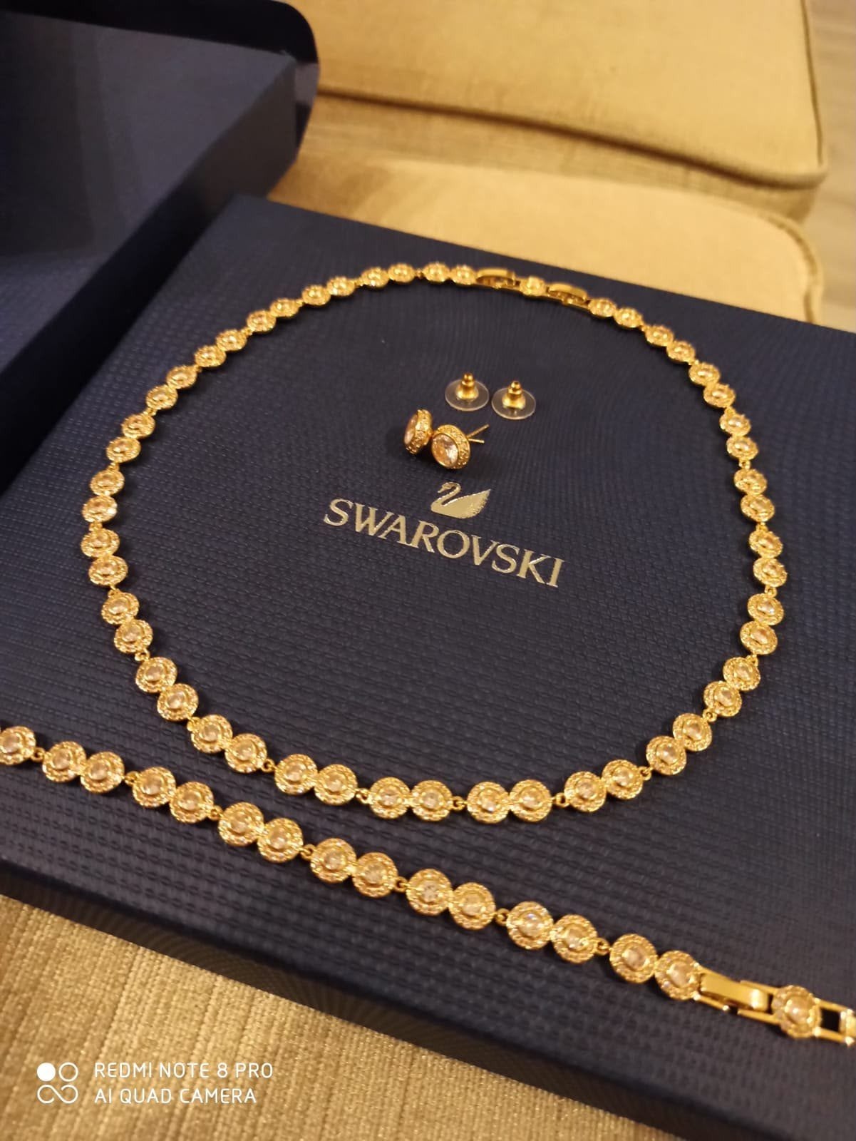 Swarovski sieradenset - Goudkleurig met kristallen, Sieraden, Tassen en Uiterlijk, Met kristal, Overige materialen, Nieuw, Ophalen of Verzenden
