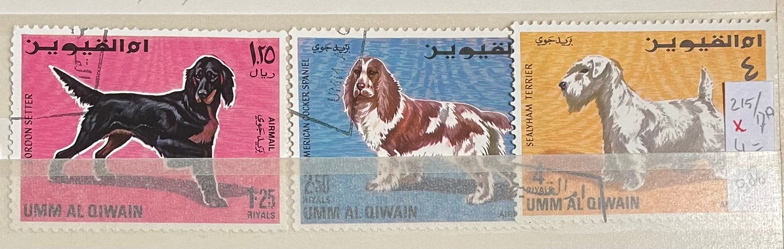 3 postzegels Umm Al Qiwain; honden, Ophalen of Verzenden, Gestempeld, Dier of Natuur