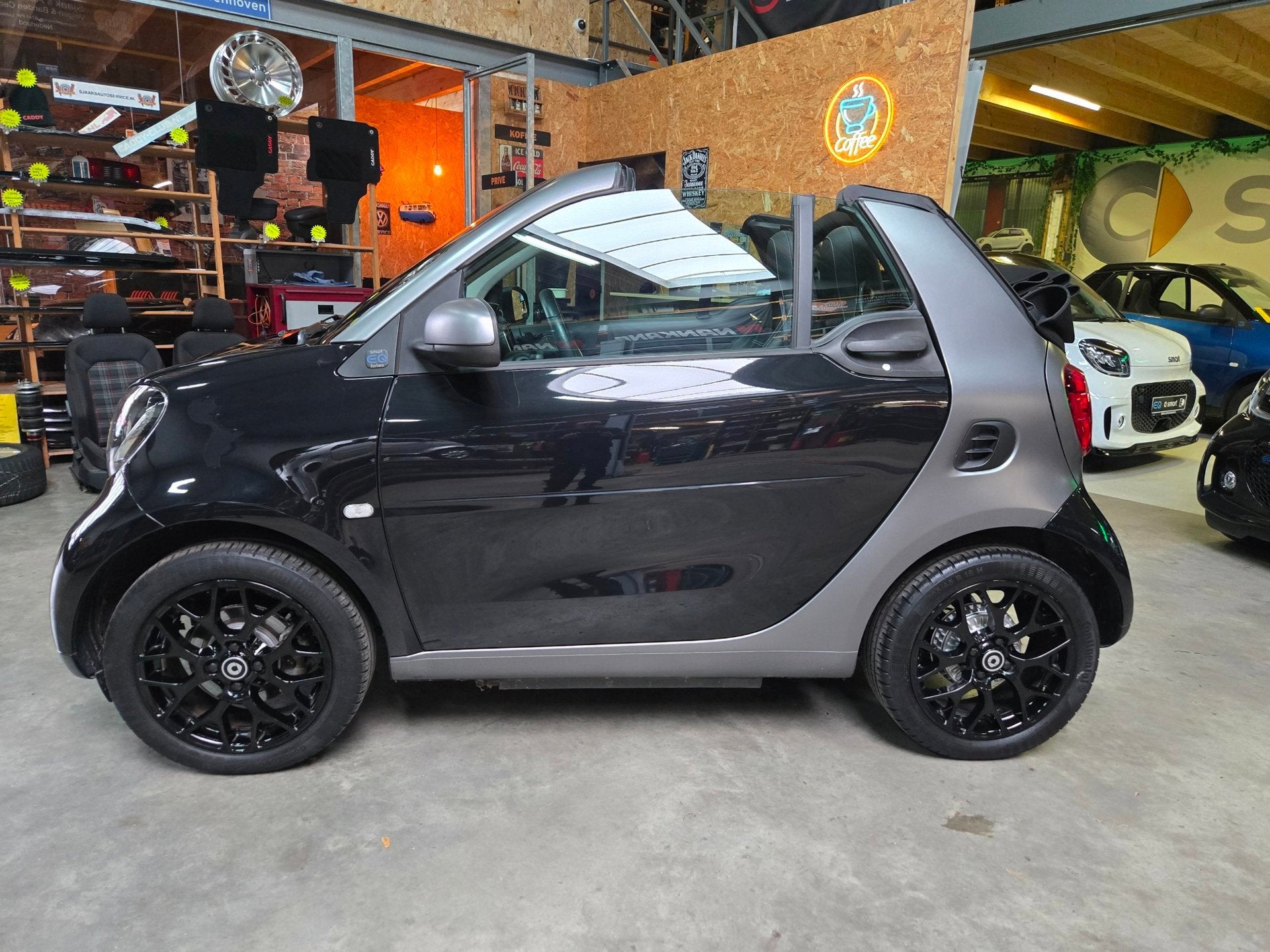 Smart Fortwo cabrio EQ Comfort PLUS - Leder - Winterpakket m, Auto's, Automaat, 150 km, Achterwielaandrijving, 82 pk