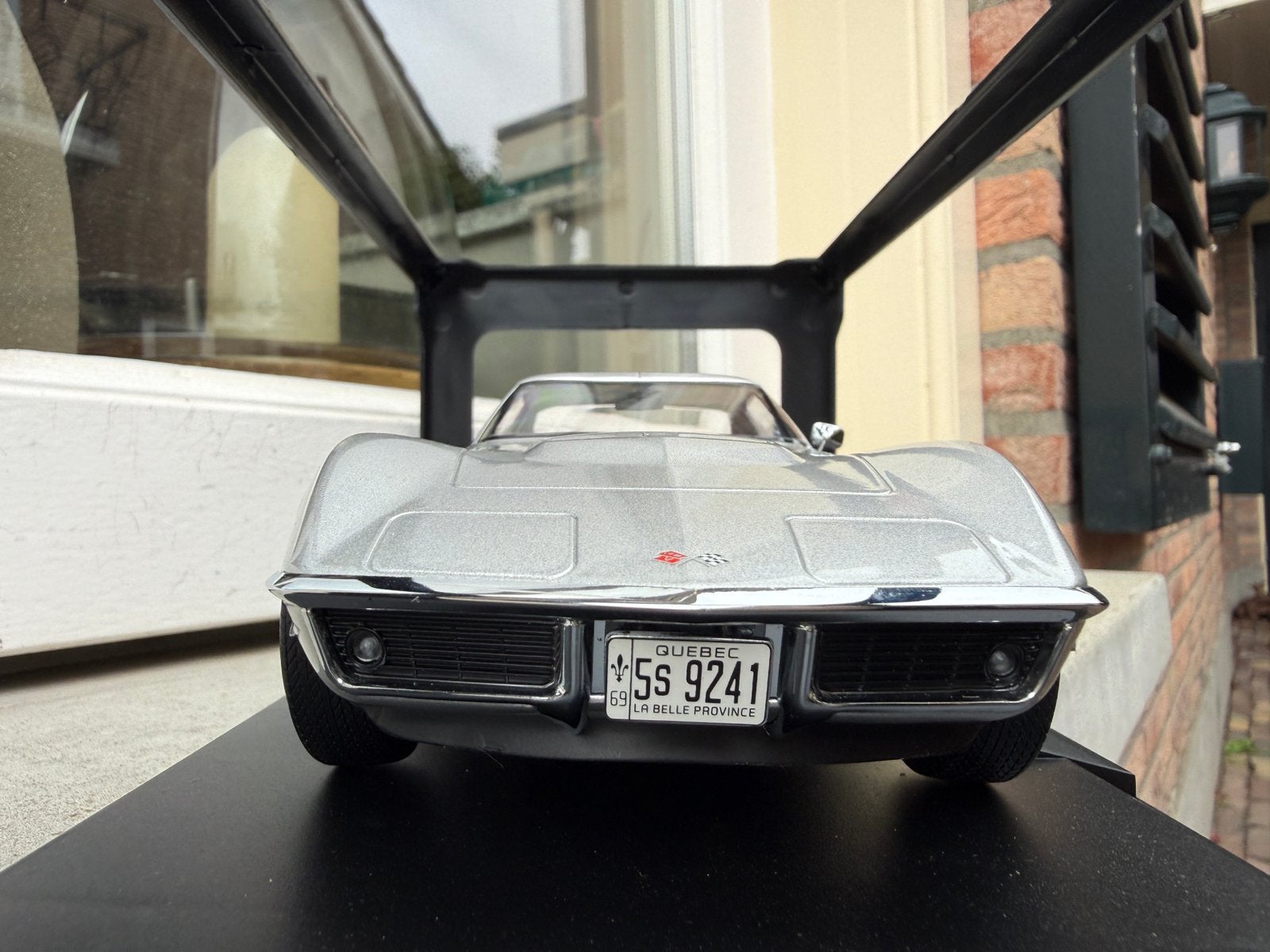 1:18 Chevrolet Corvette C3 Coupe zilver 1969 Norev, Hobby en Vrije tijd, Auto, Norev, 70-72 Av. de Bohlen, Vaulx-en-Velin, 69120, France