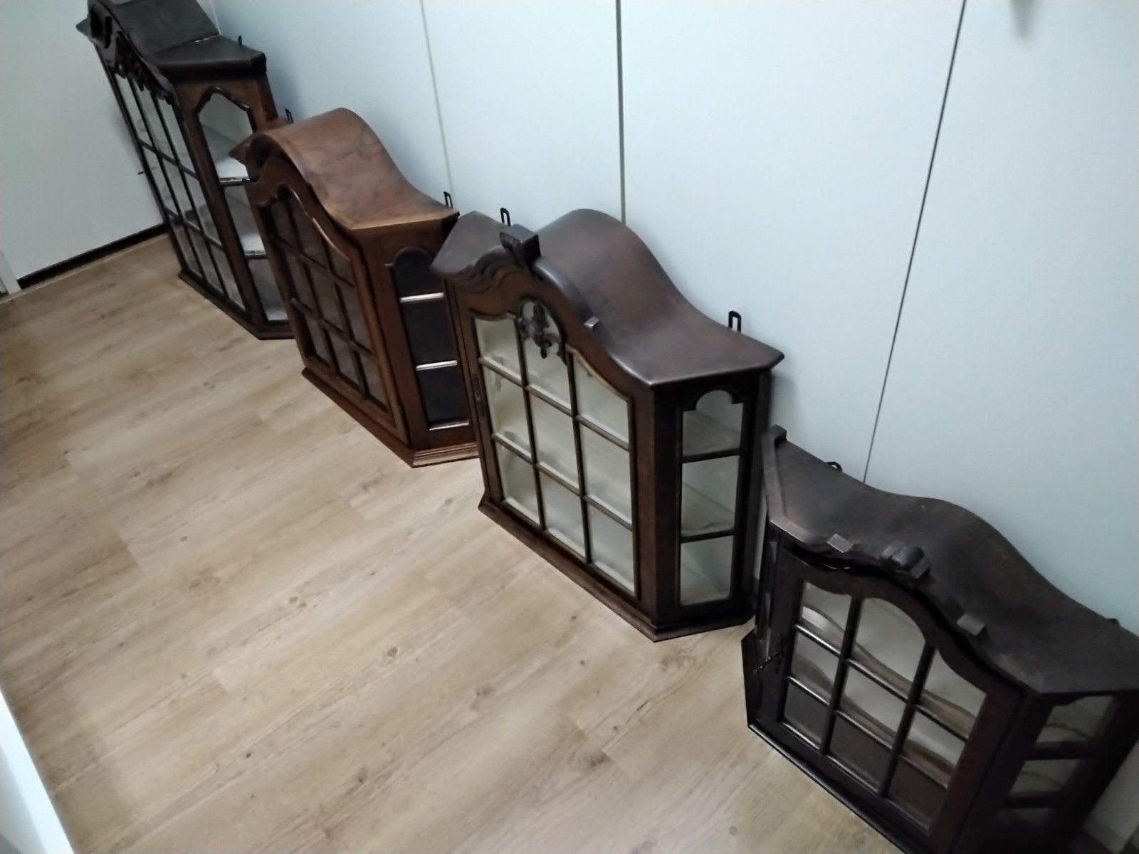 Diverse mooie antieke vitrine kastjes met sleutel, Huis en Inrichting, Ophalen