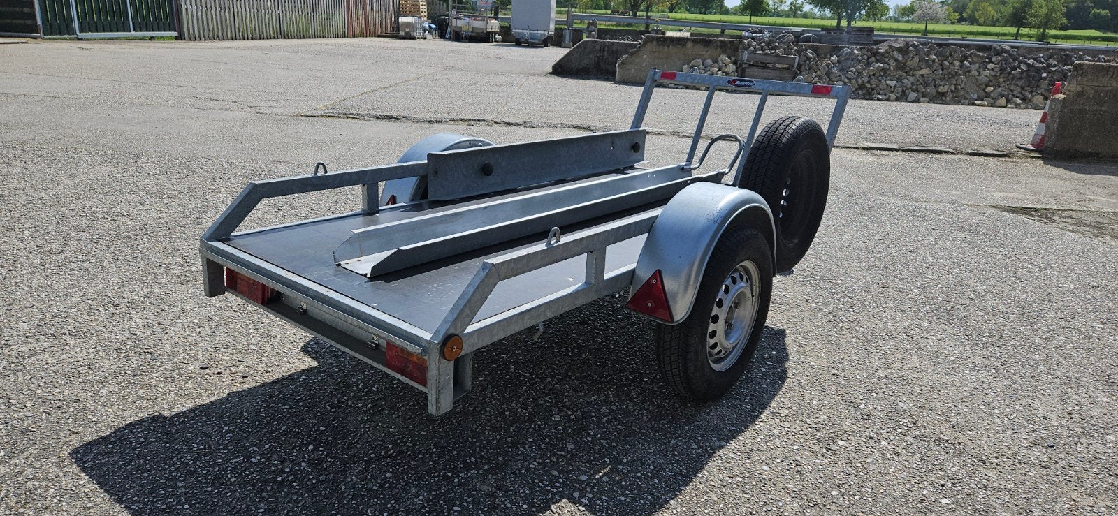 Motoraanhanger motortrailer voor  1 motor, Ophalen