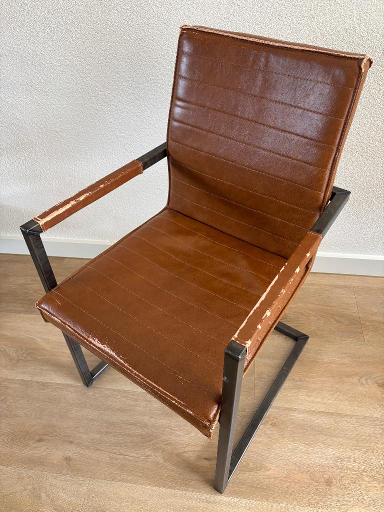 4 stoelen cognac en bruin imitatieleer met stalen onderstel, Ophalen, Overige materialen, Gebruikt, Bruin