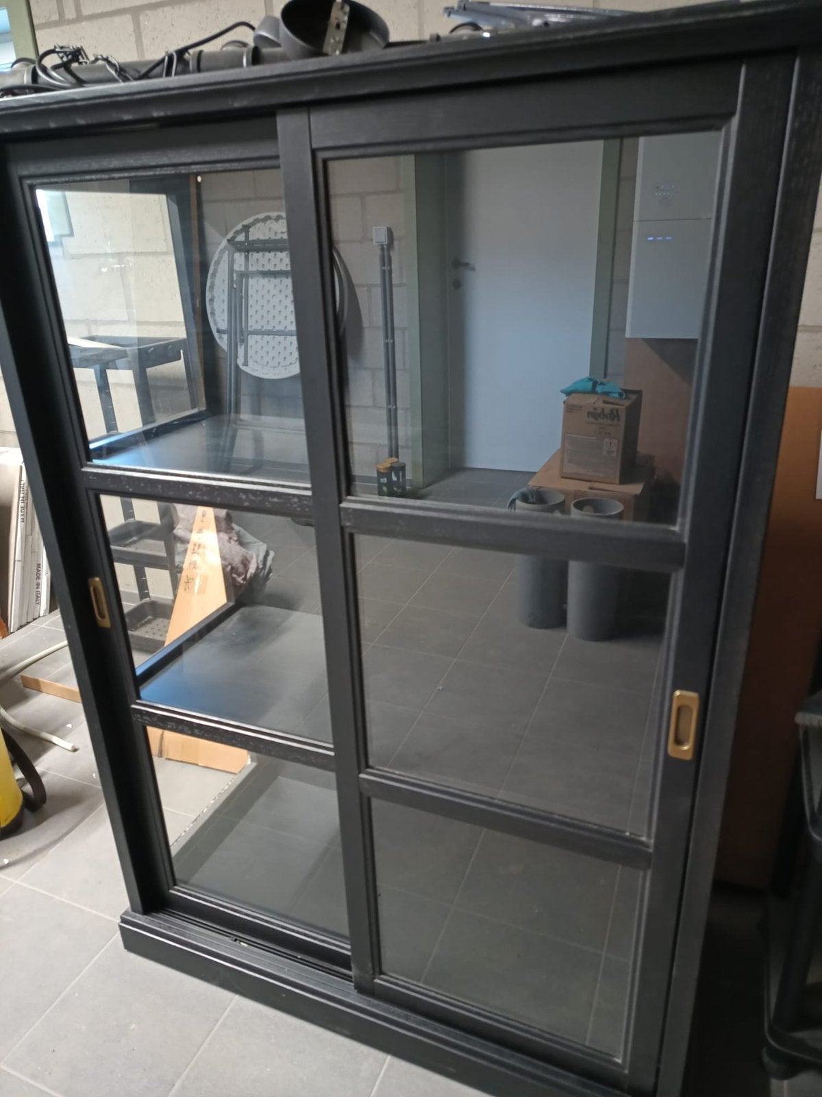 MALSJO Ikea vitrine kast, Huis en Inrichting, Kasten | Vitrinekasten, Ophalen, 100 tot 150 cm, 100 tot 150 cm, Zo goed als nieuw
