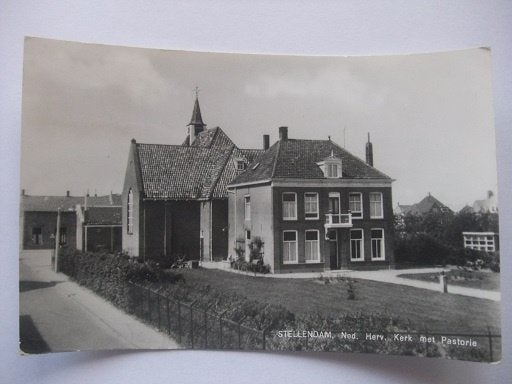 R26 Stellendam - N.H. Kerk en pastorie - 1965, Verzenden, 1960 tot 1980, Gelopen, Zuid-Holland