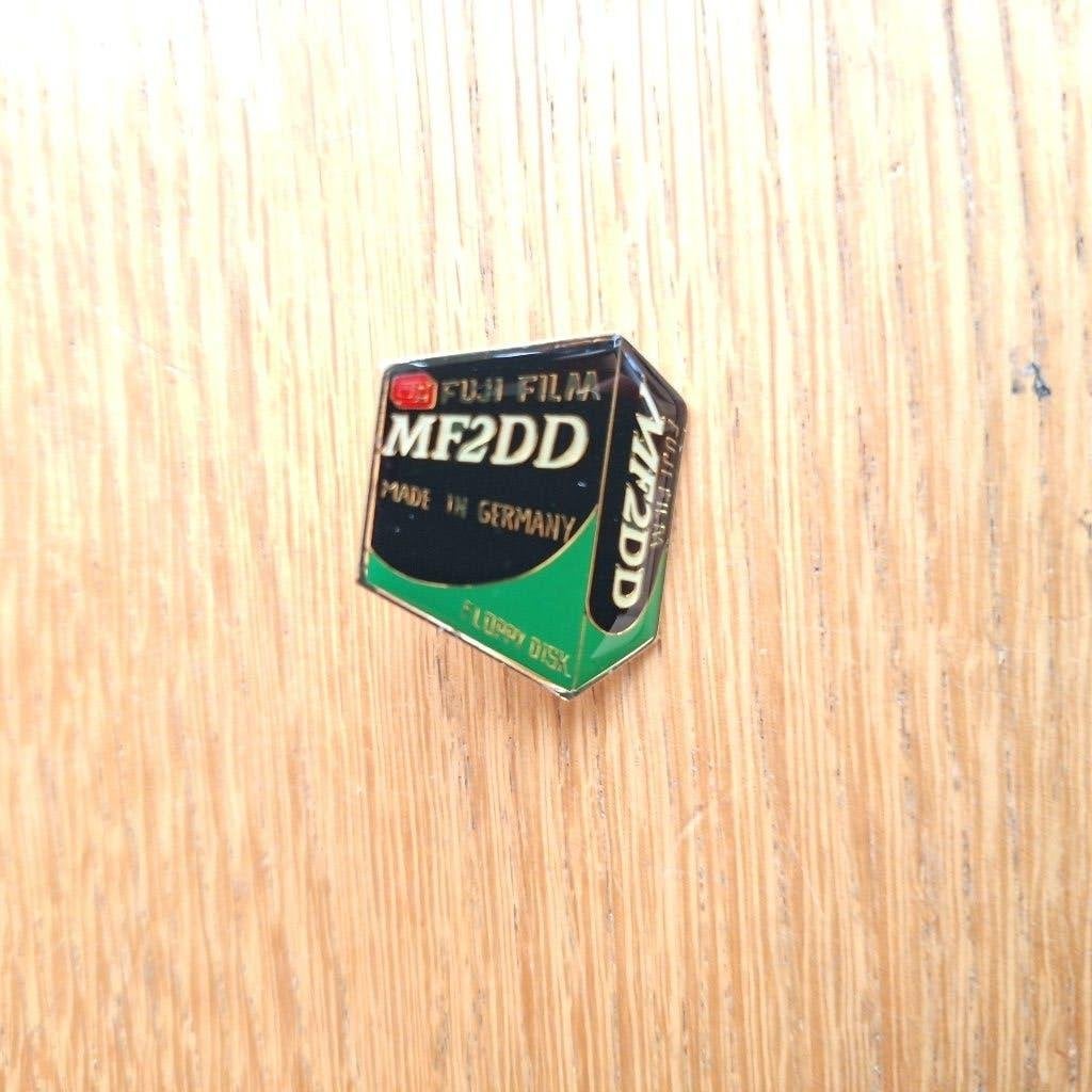 Fuji film pin, Ophalen of Verzenden, Nieuw, Merk, Speldje of Pin