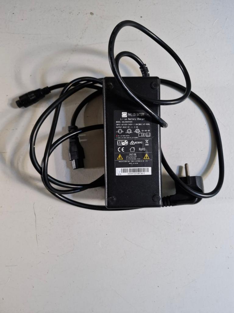 Phylion E-bike Acculader 42V 2A (Gebruikt), Ophalen of Verzenden, Gebruikt