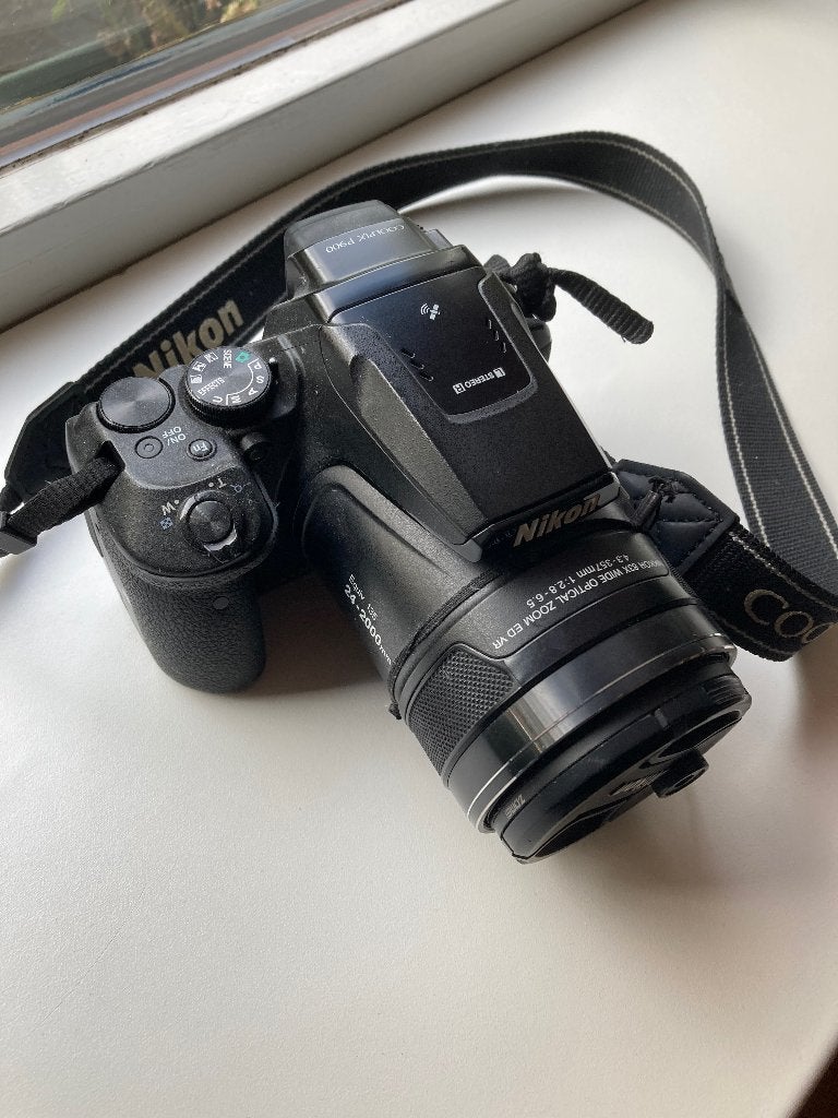 Nikon Coolpix P900 met rugtas, statief en extra's, Gebruikt, Ophalen of Verzenden, Geheugenkaart, Beeldstabilisatie