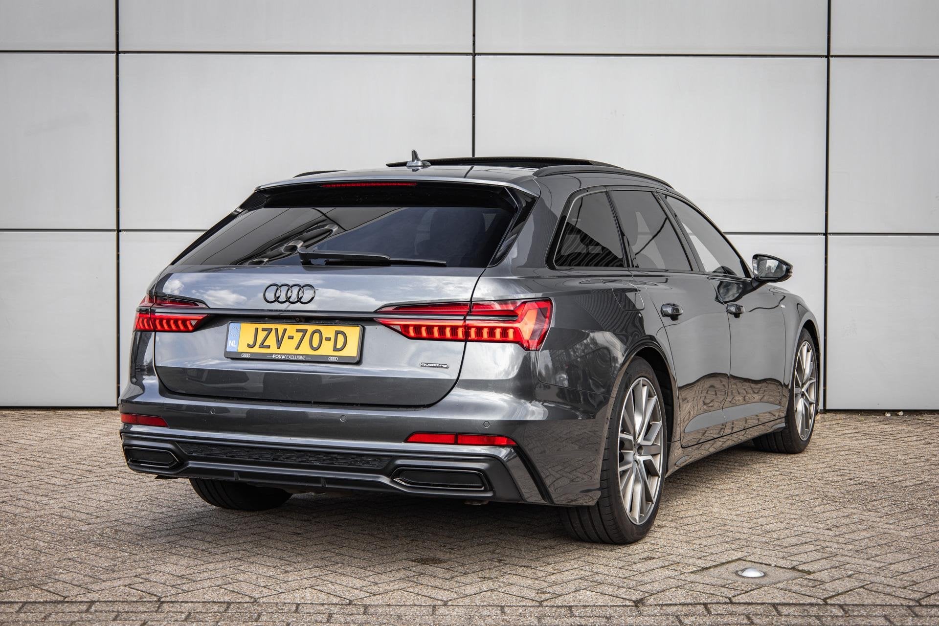 Audi A6 Avant 55 TFSIe 367pk quattro Pro Line S Competition, Auto's, Automaat, Gebruikt, 4 cilinders, Leder en Stof