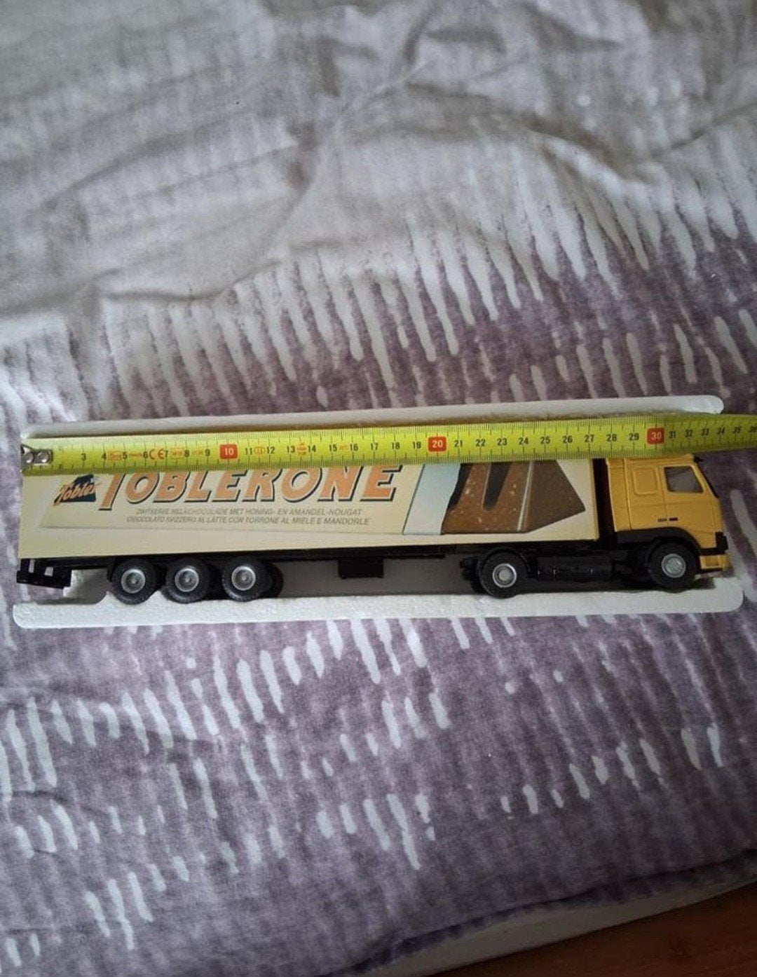 Mooi Toblerone vrachtwagen schaalmodel - Nieuw in verpakking, Ophalen of Verzenden, Nieuw