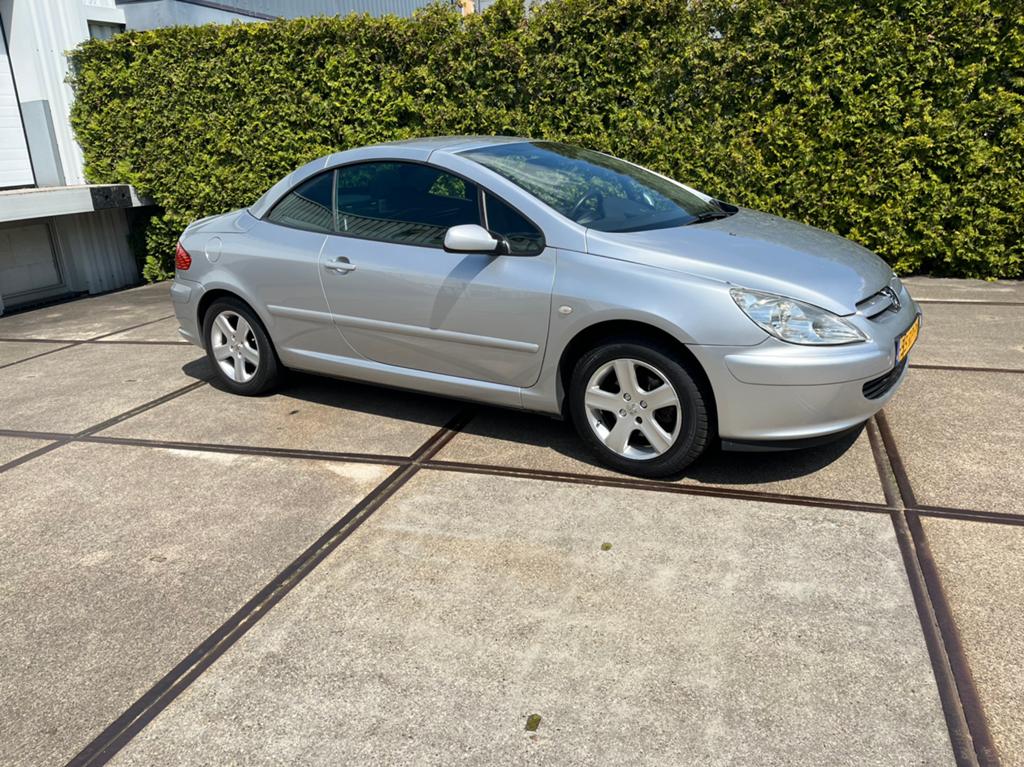 Nette Peugeot 307 1.6 16V Cabriolet, Auto's, Zwart, 4 cilinders, Cabriolet, 4 stoelen