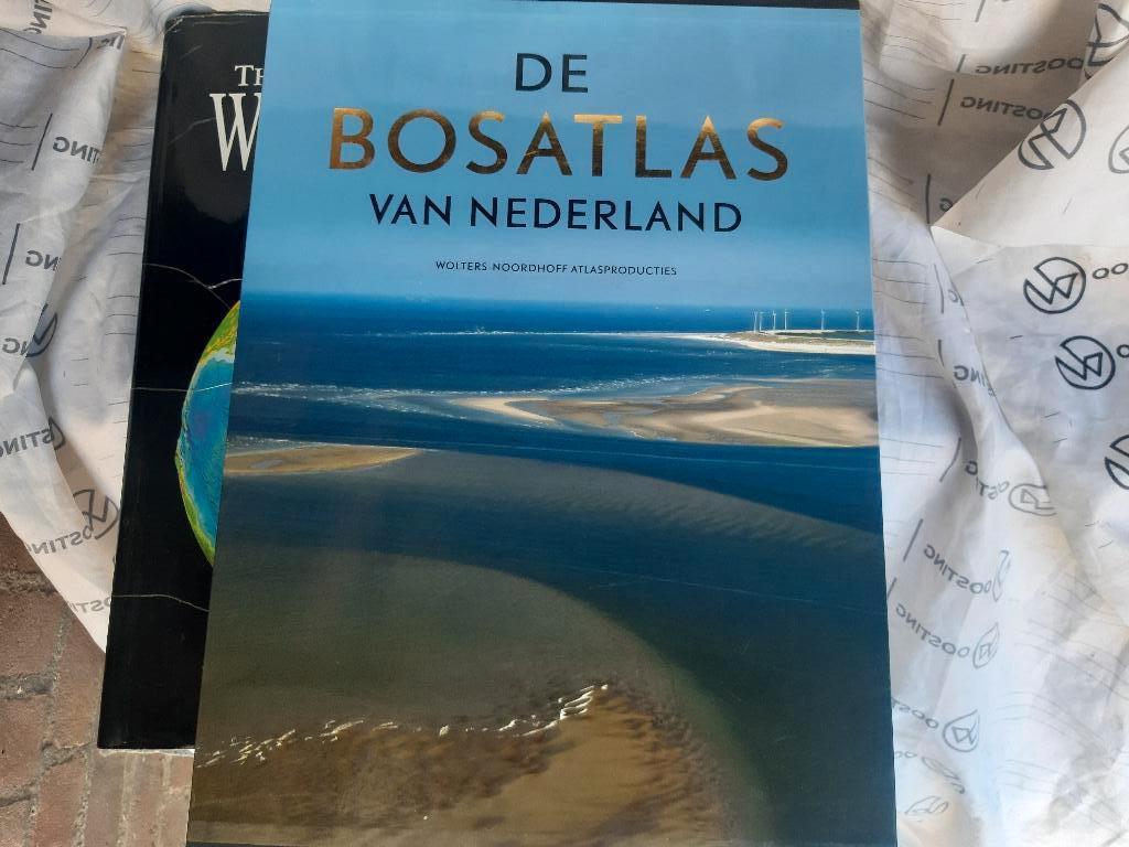 De Bosatlas van Nederland 2 uitvoeringen, Boeken, Atlassen en Landkaarten, Ophalen, Overige atlassen, Zo goed als nieuw, 1800 tot 2000