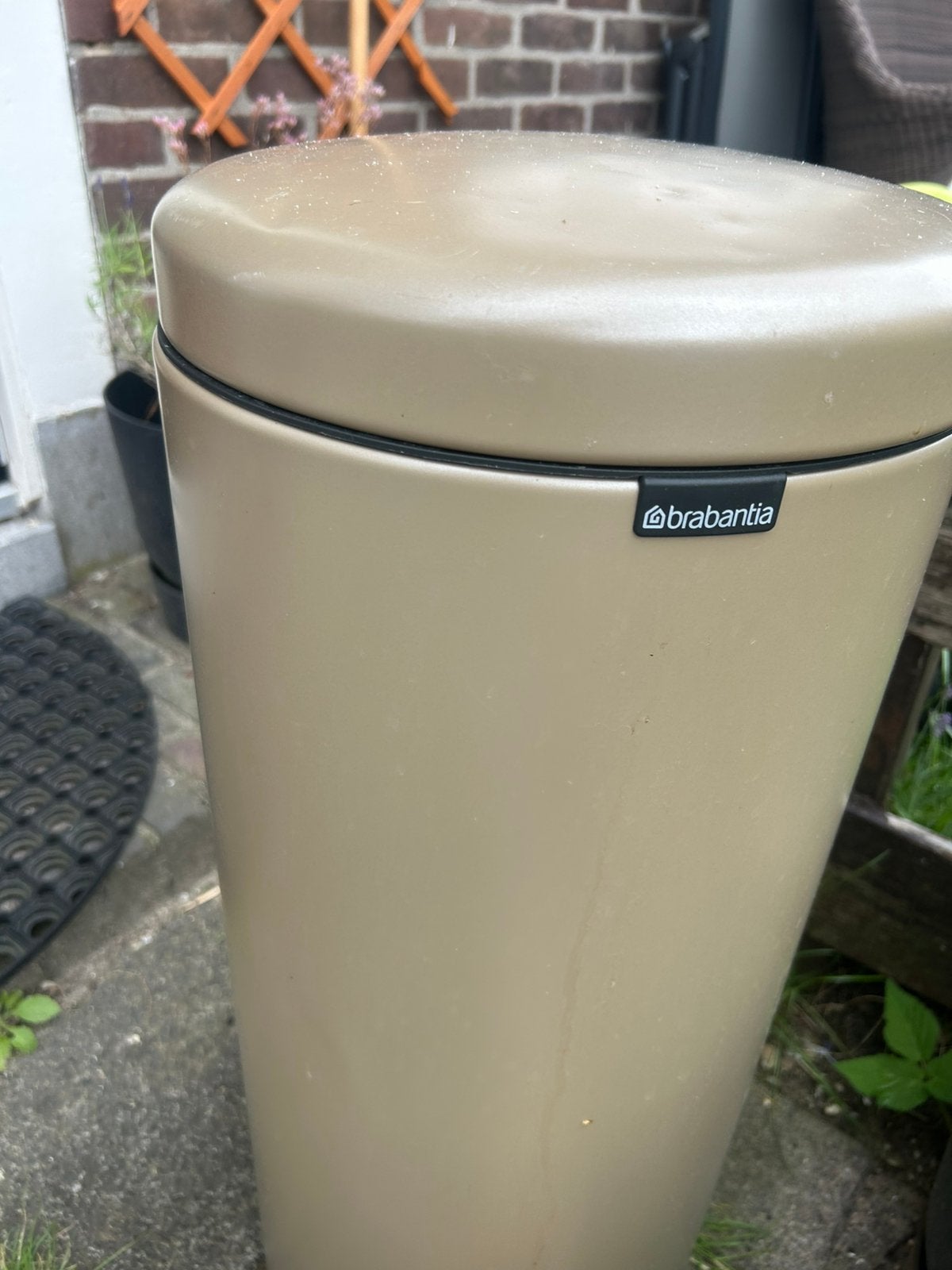 Goudkleurige Brabantia prullenbak, Huis en Inrichting, Woonaccessoires | Prullenbakken, Ophalen, Zo goed als nieuw, Rvs, Minder dan 50 cm