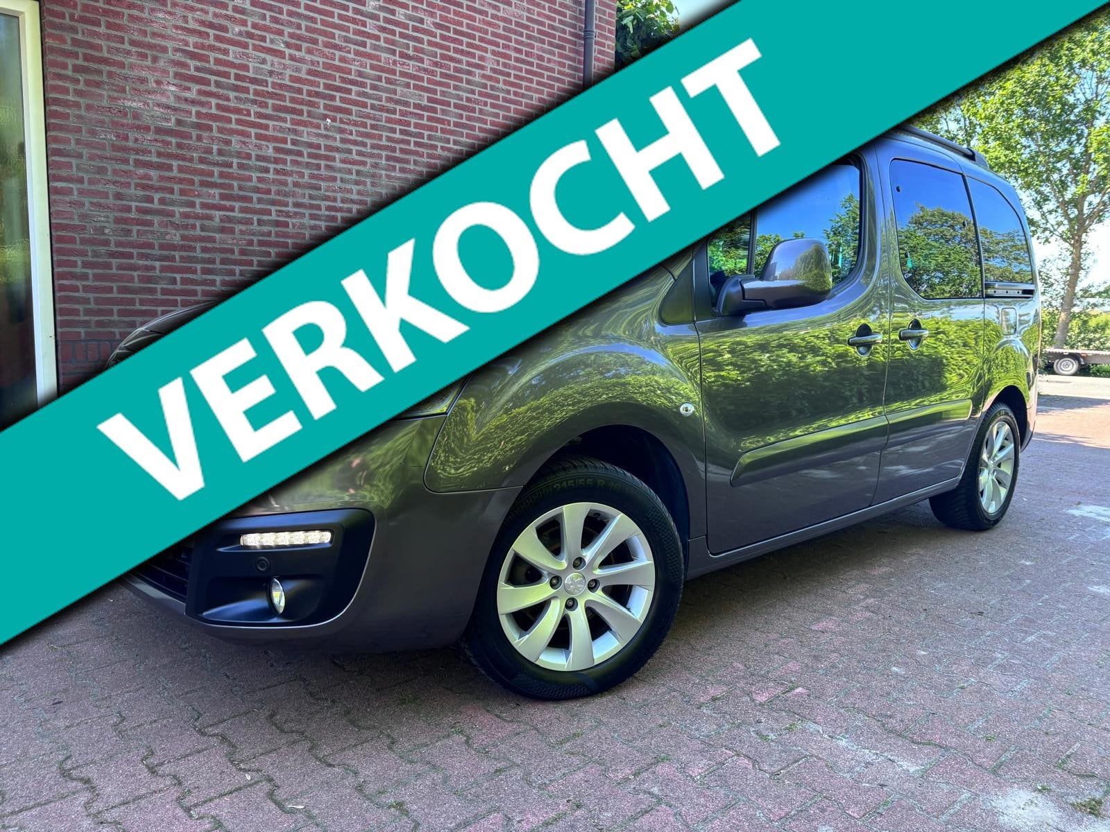 Peugeot Partner Tepee 1.2 PureTech Allure, Auto's, Voorwielaandrijving, Dealer onderhouden, Stof, 1199 cc