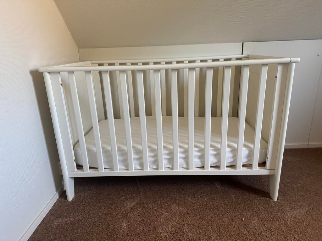 Wit kinderledikant in goede staat, Kinderen en Baby's, Kinderkamer | Complete kinderkamers, Ophalen, Zo goed als nieuw, Jongetje of Meisje