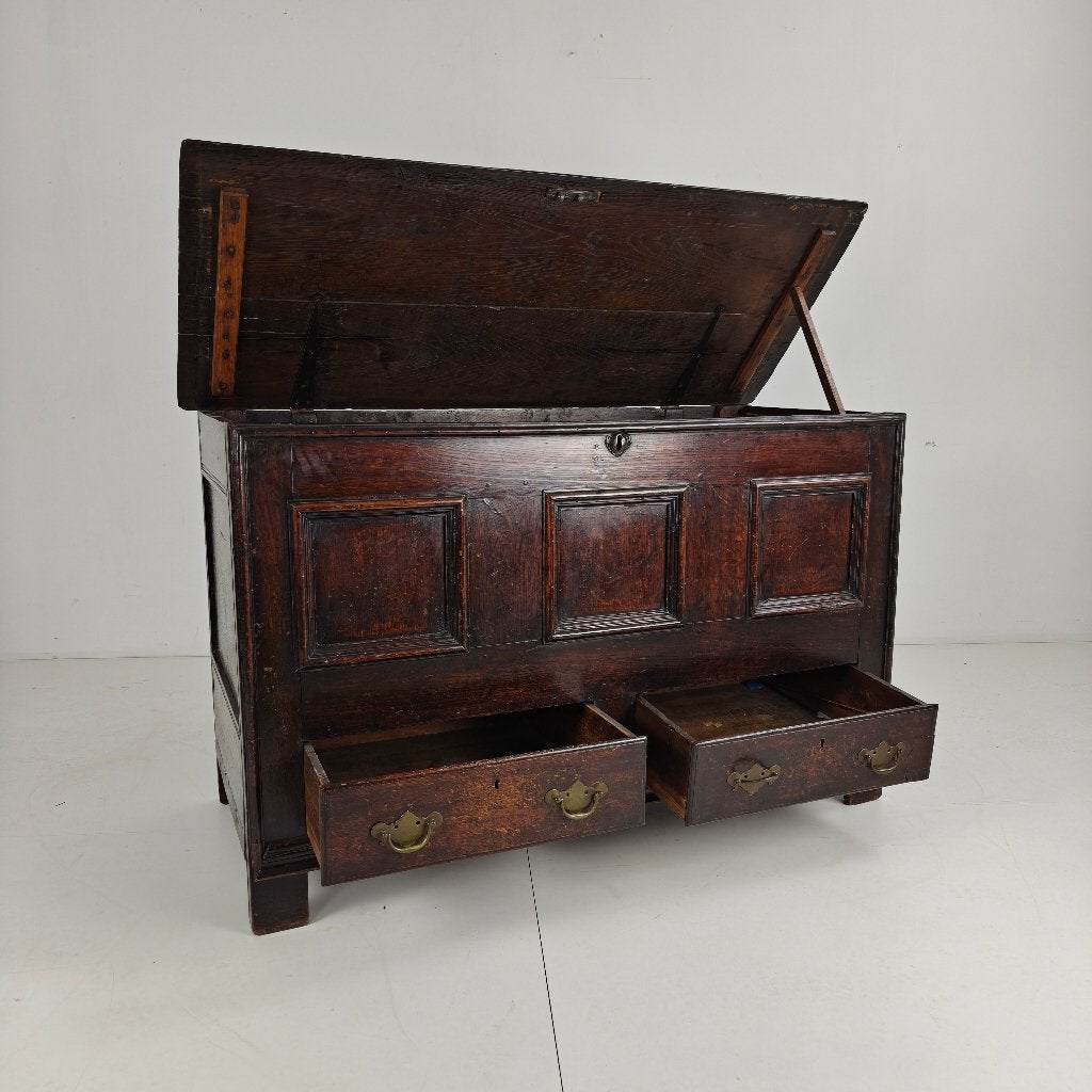 Antieke Georgische eiken kist uit de 18e eeuw Dekenkist, Antiek en Kunst, Ophalen of Verzenden