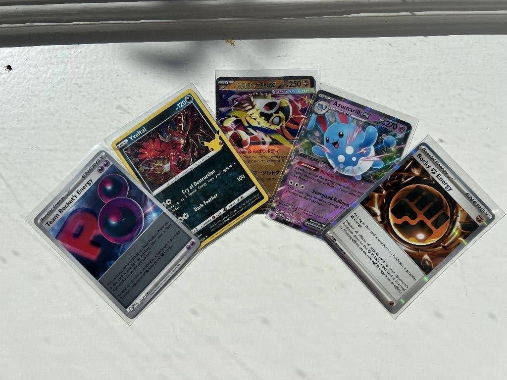pokemon kaarten, bundle 5 kaarten, Ophalen of Verzenden, Zo goed als nieuw, Meerdere kaarten