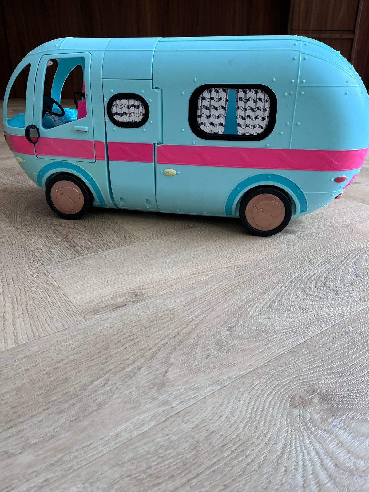 LOL suprise camper, Kinderen en Baby's, Speelgoed | Speelgoedvoertuigen, Ophalen, Zo goed als nieuw
