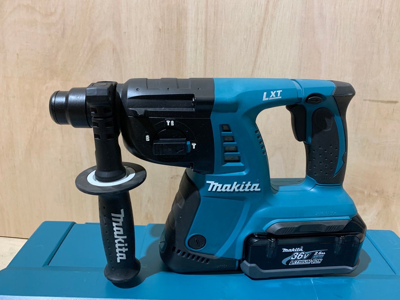 Makita BHR262RDE – Complete set – NIEUW, 600 watt of meer, Boor- en/of Breekhamer, Makita, Klopboormechanisme
