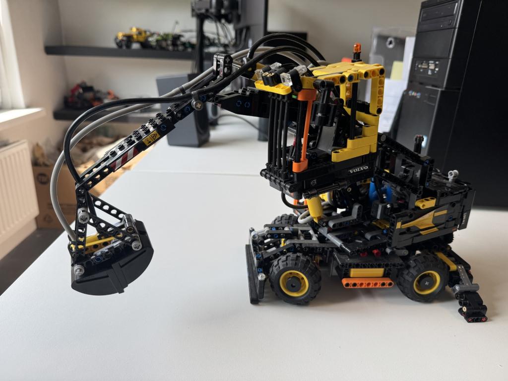 LEGO Technic Volvo EW160E 42053, Niet ingevuld, Niet ingevuld, Niet ingevuld