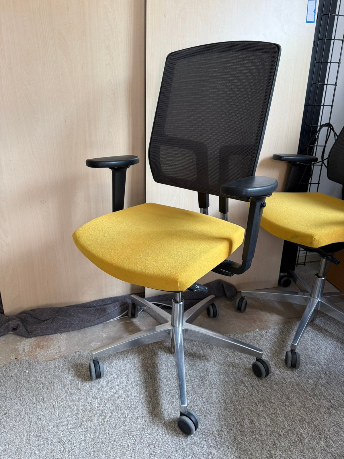 Beta ergonomische bureaustoelen, Ophalen, Zwart, Beta, Zo goed als nieuw