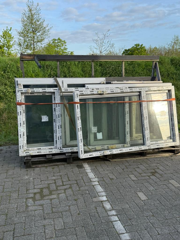 Pallent kunstof kozijnen, Ophalen, Gevelraam of Ruit
