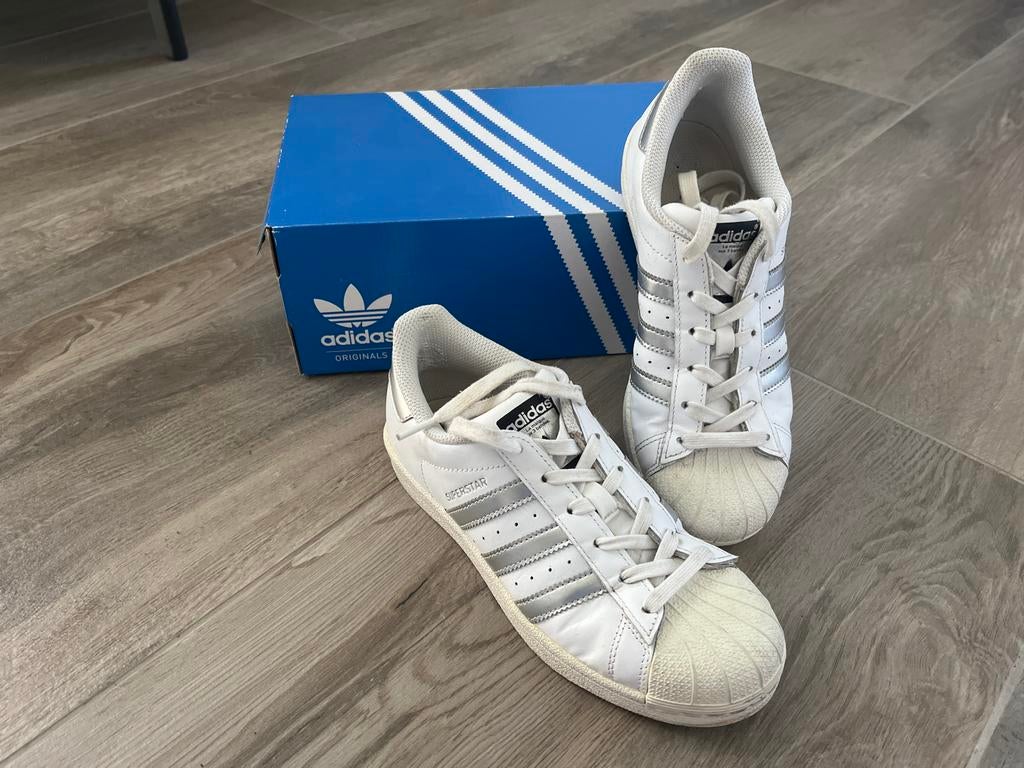 Adidas Superstar witte sneakers maat 36, Ophalen of Verzenden, Gedragen, Wit, Sneakers of Gympen