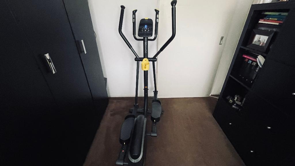 Crosstrainer, Domyos 500, goede kwaliteit!, Sport en Fitness, Fitnessapparatuur, Ophalen, Benen, Zo goed als nieuw, Crosstrainer