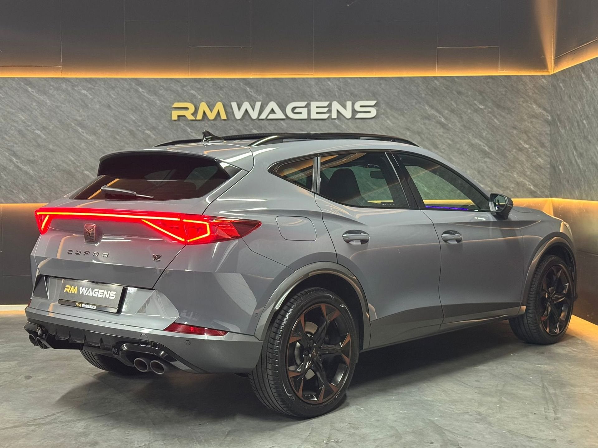 Cupra FORMENTOR 2.0 TSI 4DRIVE|PANO|360|KEYLESS, Auto's, Cupra, Euro 6, 4 cilinders, Automatische klimaatregeling, Leder en Stof