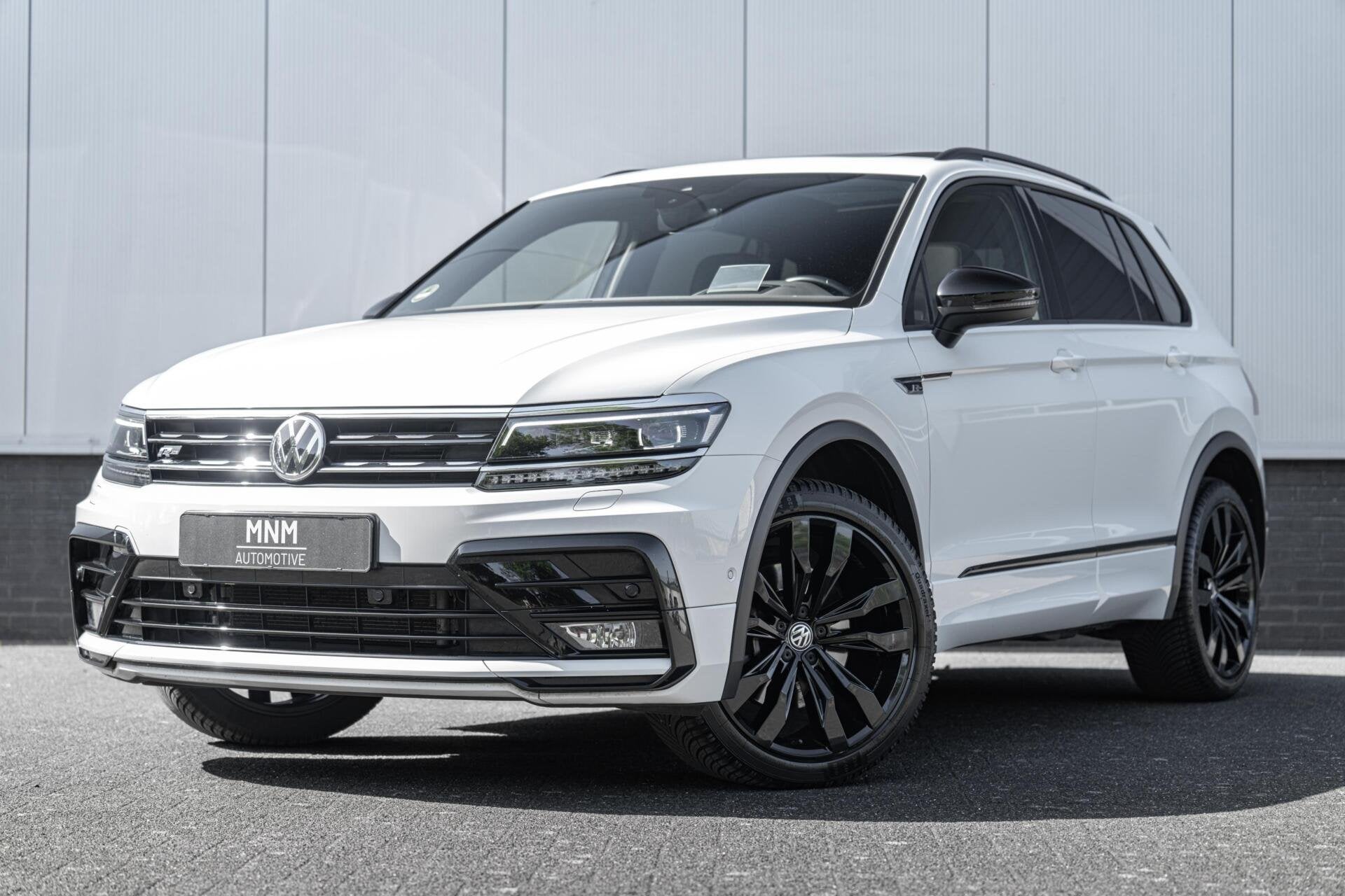 Volkswagen Tiguan 2.0 TSI 4Motion Highline 3x R-Line |Pano|H, Gebruikt, 1984 cc, Automatische klimaatregeling, Wit