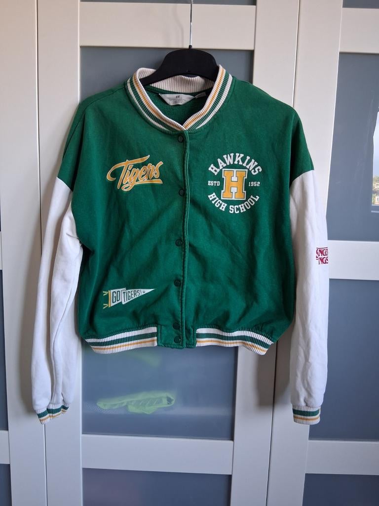 Stranger Things Hawkins High School Bomberjack, Kinderen en Baby's, Kinderkleding | Maat 158, Jongen of Meisje, H&M, Ophalen of Verzenden