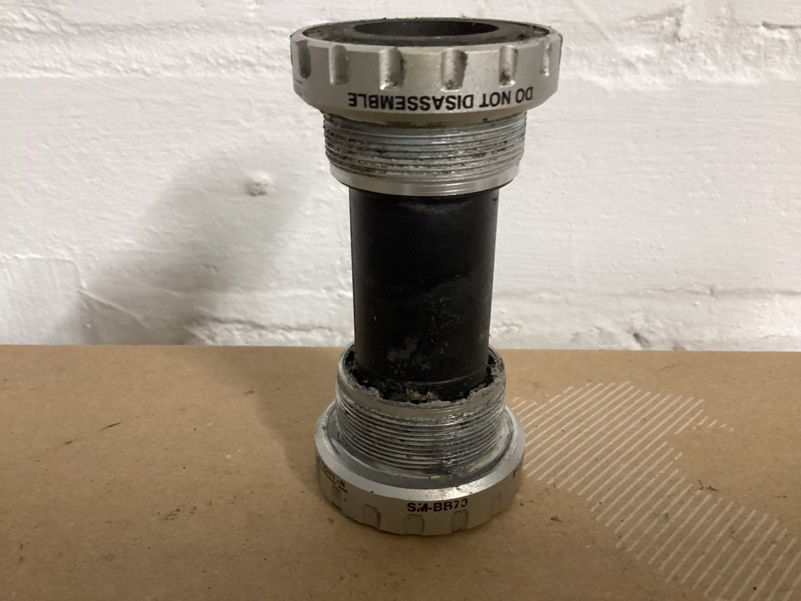 Shimano SM-BB73 Bottom Bracket - Gebruikt, Fietsen en Brommers, Crankstel of Pedalen, Gebruikt, Verzenden, Aluminium