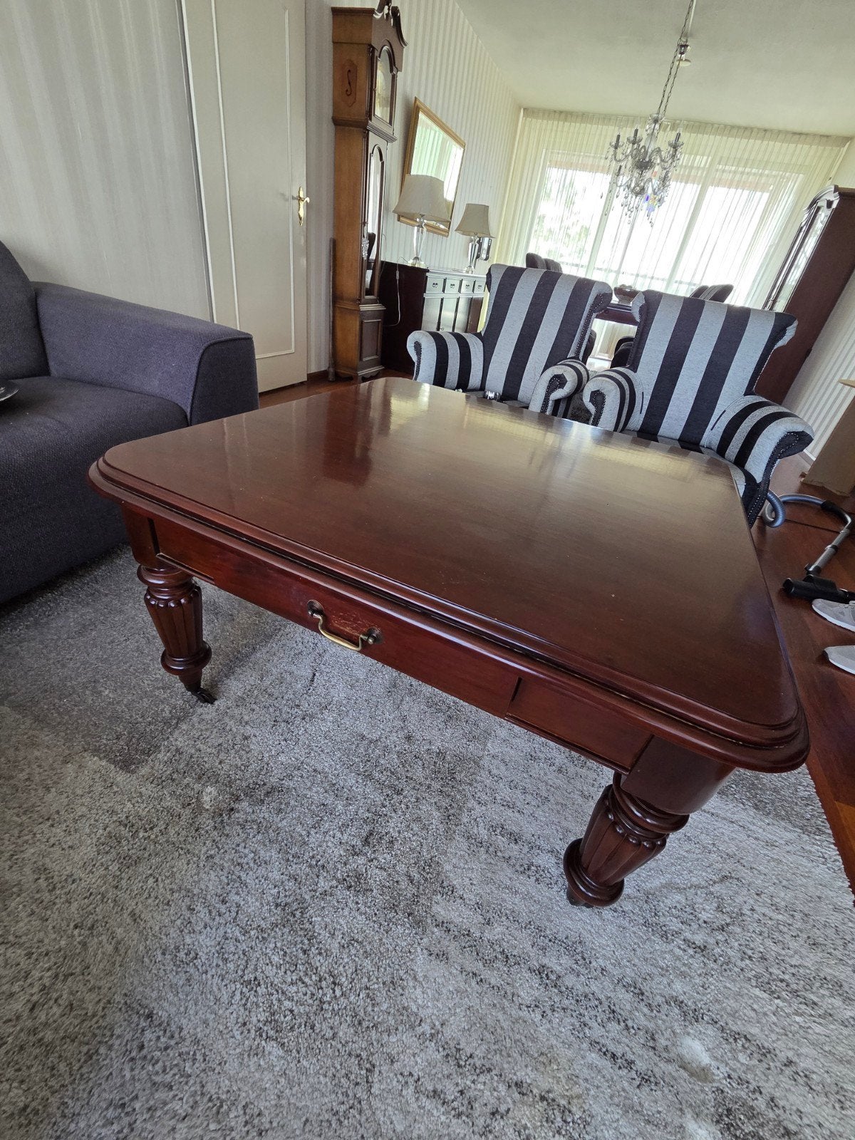Salon tafel walnoot, Ophalen, Gebruikt, Eenpersoons, 75 tot 100 cm