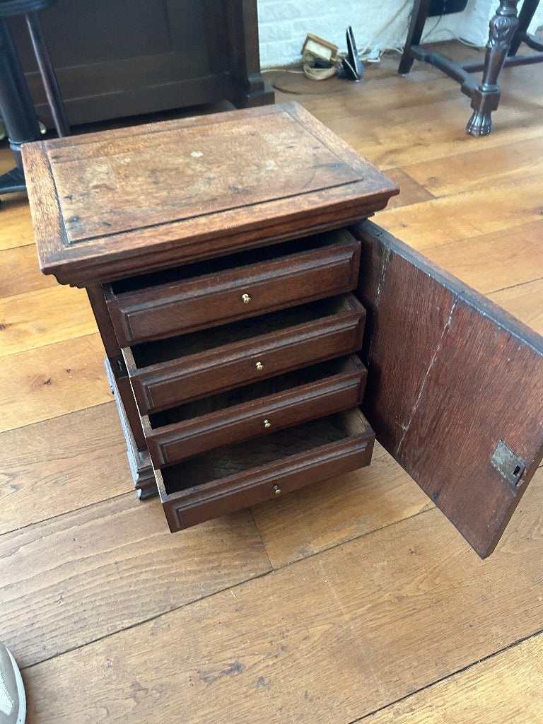 Antiek eiken ladenkastje, Ophalen