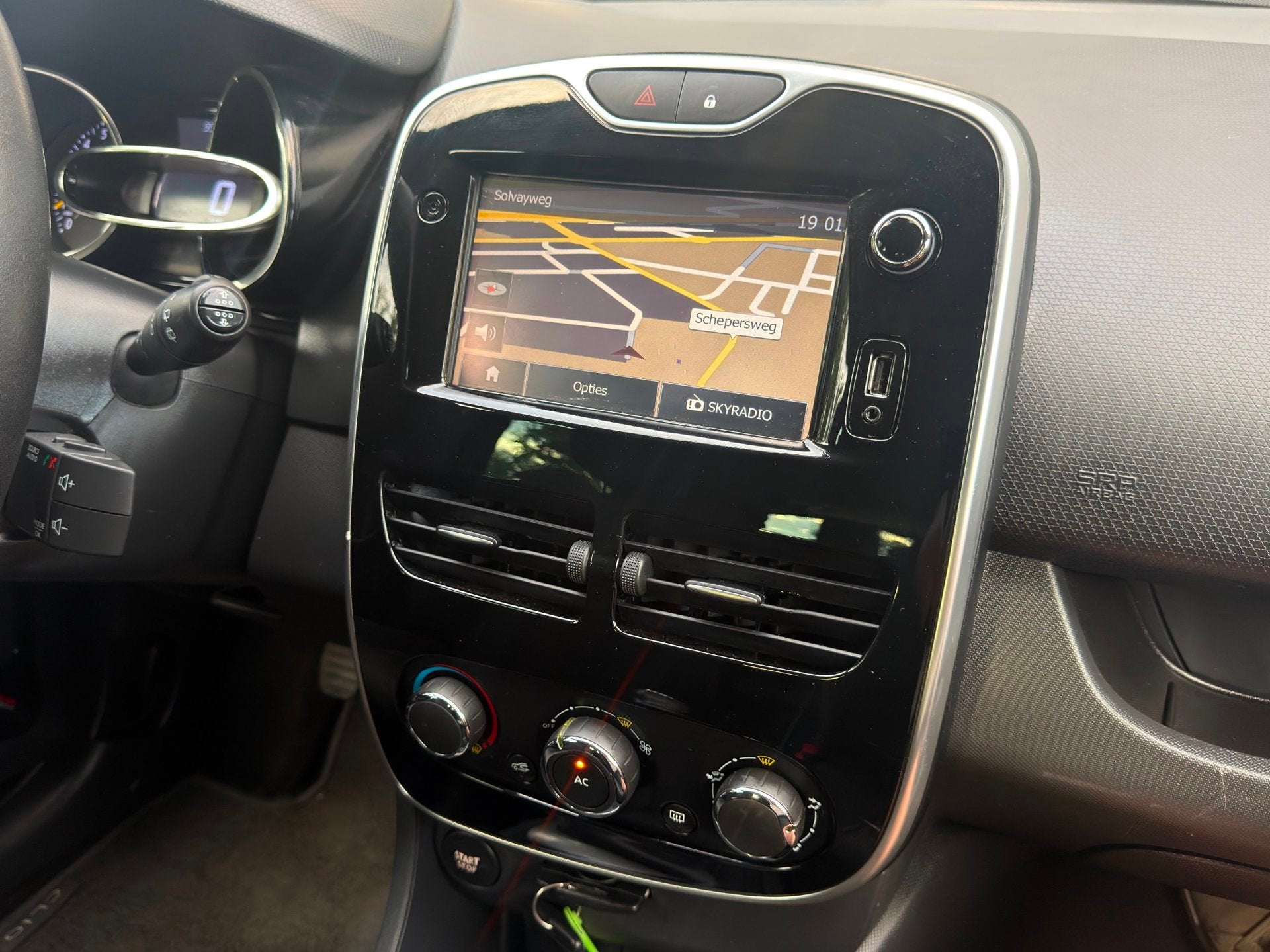 Foto 16 van Renault Clio 0.9 TCe ECO Night&Day|Airco|Navi|Cruise|APK nw