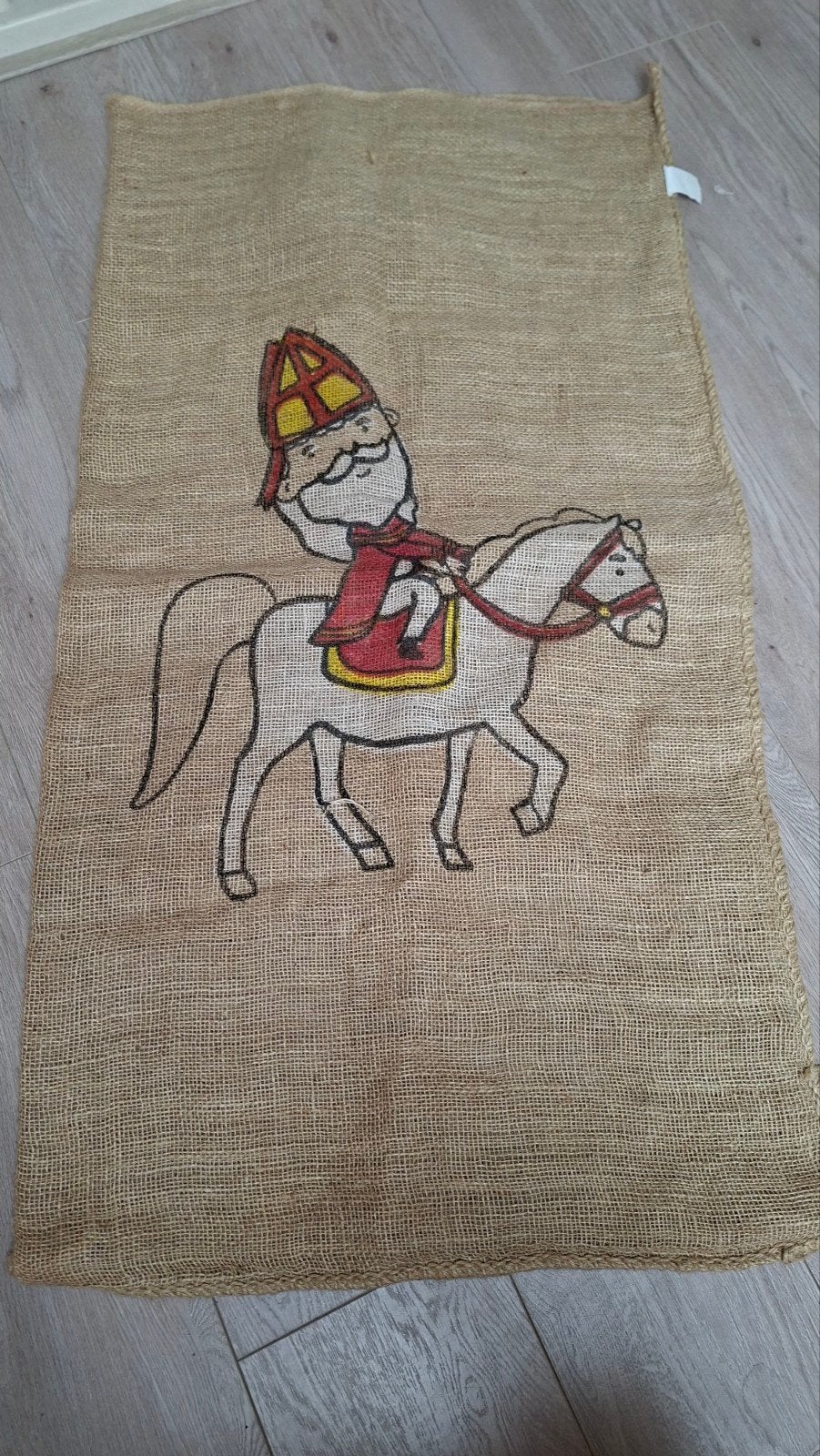 Jute zakken Sinterklaas, Ophalen