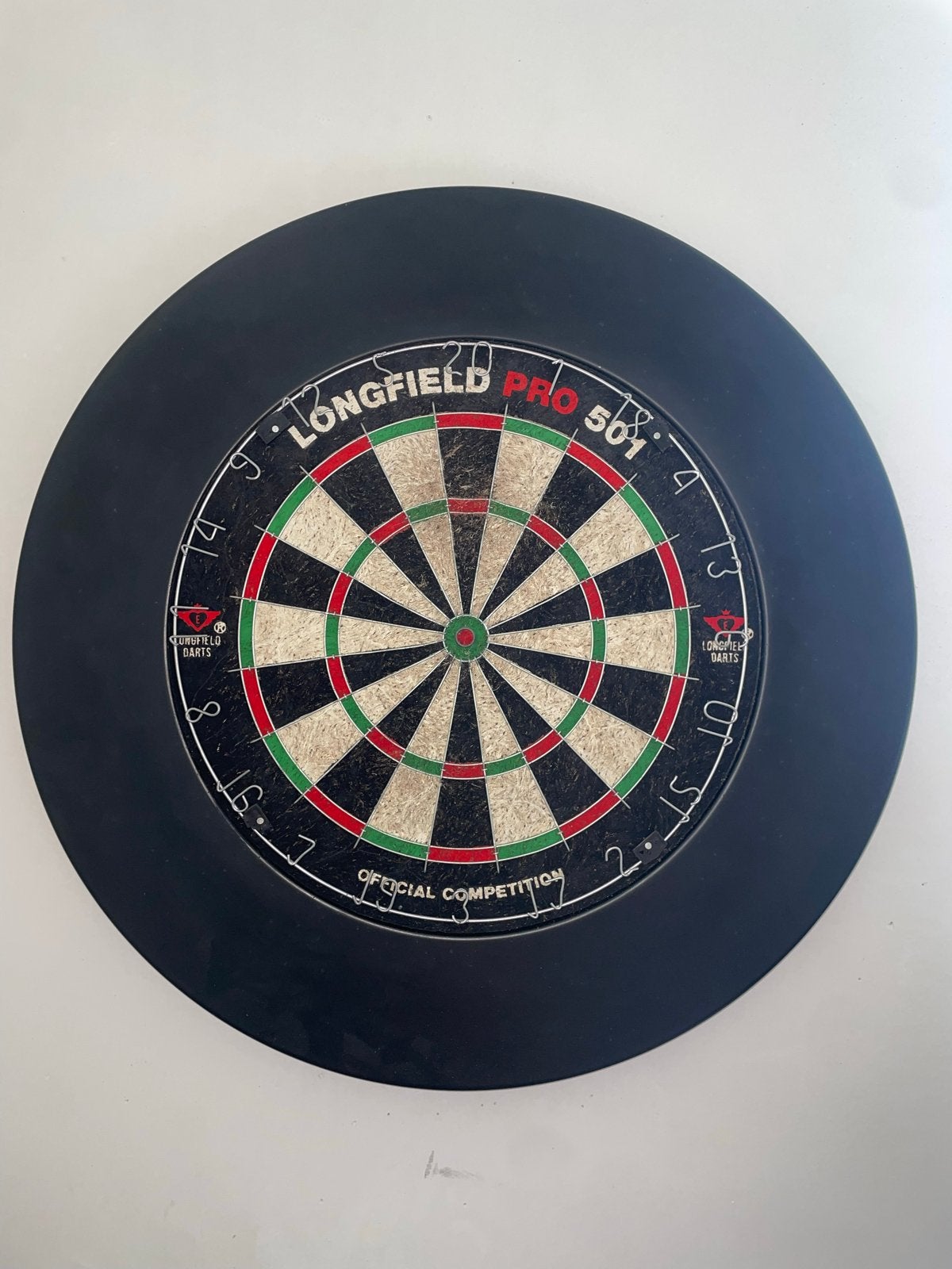 Longfield Pro 501 Dartbord met zwarte Surround, Sport en Fitness, Darts, Ophalen, Gebruikt, Dartbord