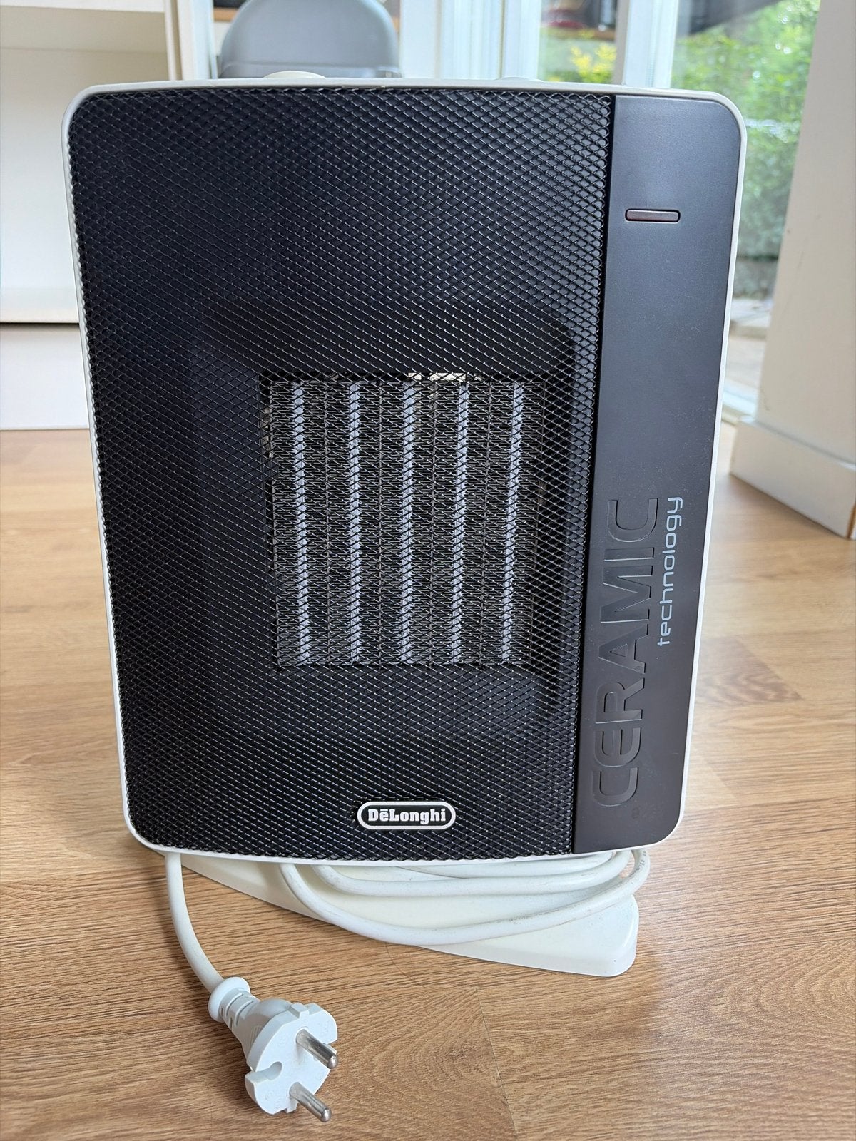 DeLonghi DCH7032 Keramische Kachel - 2200W, Ophalen, 30 tot 80 cm, Gebruikt, Kachel